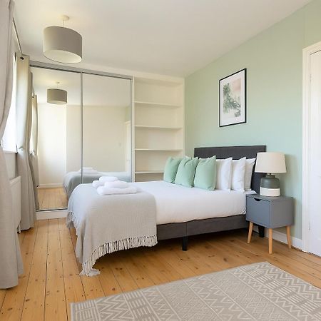 Cozy Rooms By Morden Tube Mitcham Exterior foto